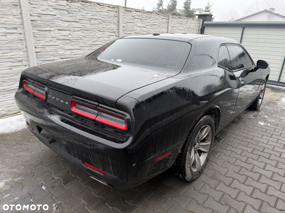 Dodge Challenger - 14