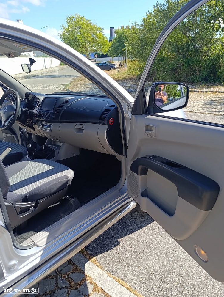 Mitsubishi L200 Pick Up 4x4 Invite Club Cab - 10