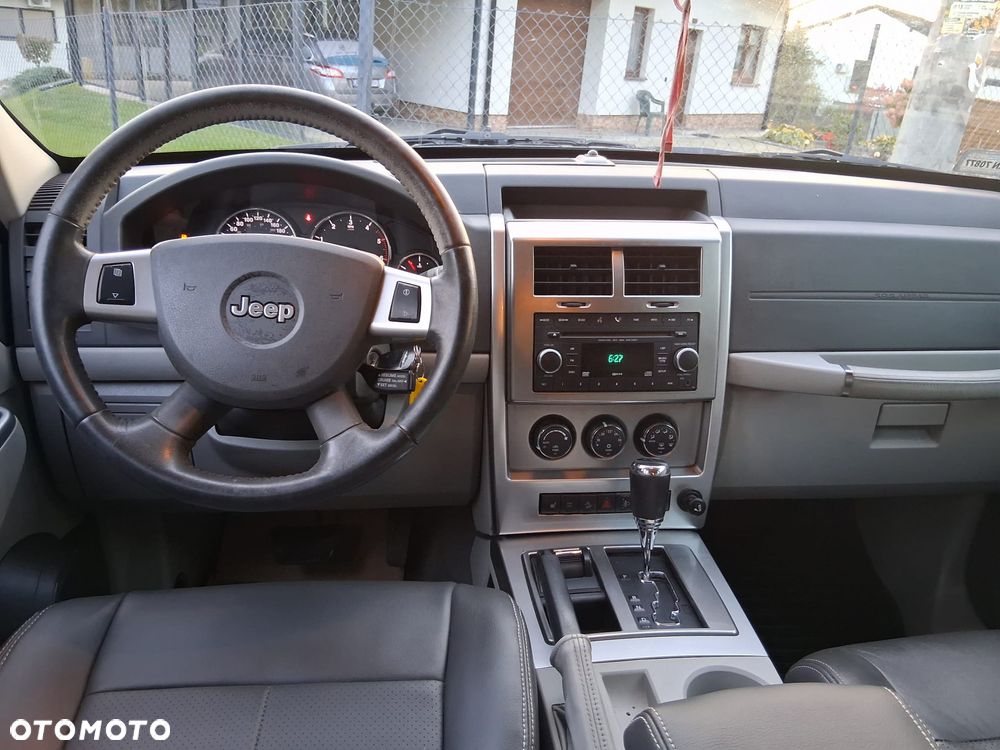 Jeep Cherokee - 16