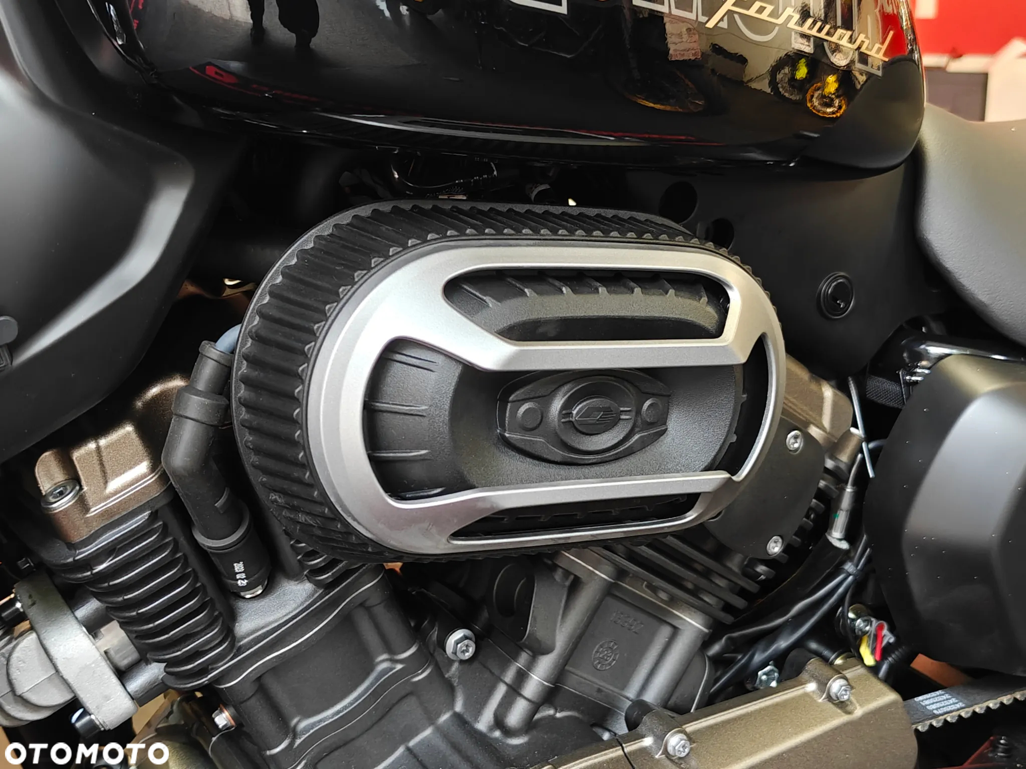 QJMOTOR SRV 125 - 13