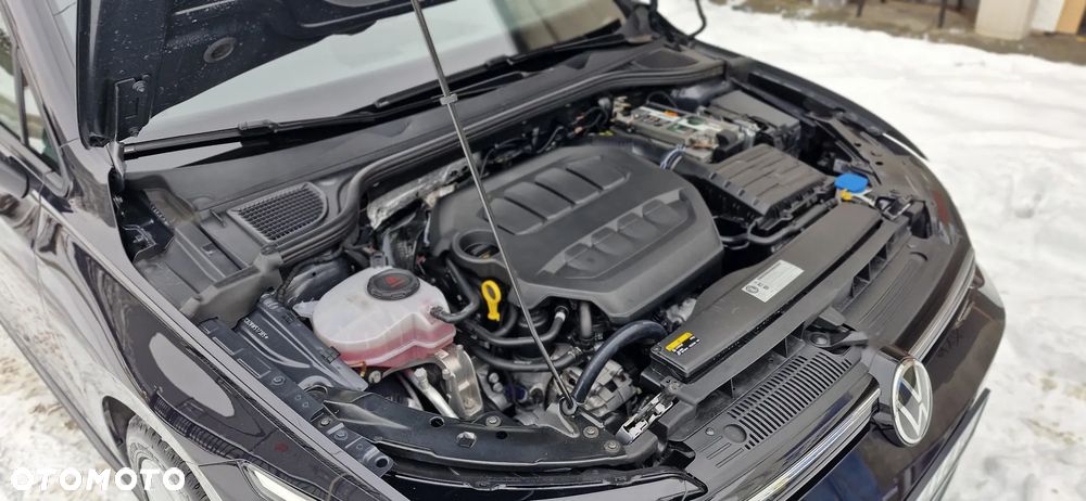 Volkswagen Golf 2.0 TSI OPF DSG R-Line - 27