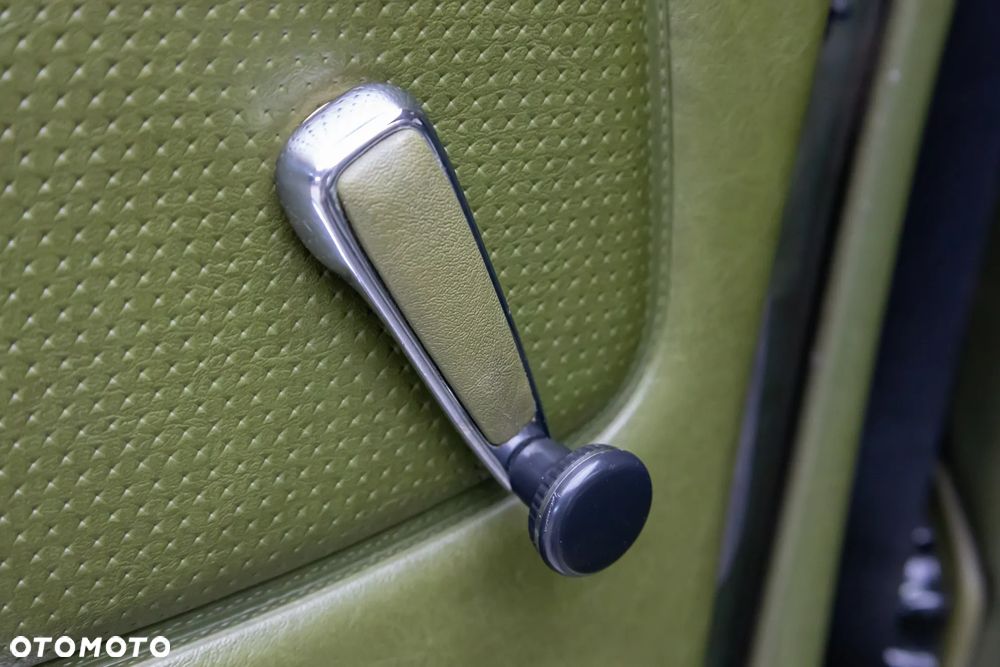 Mercedes-Benz W123 - 38