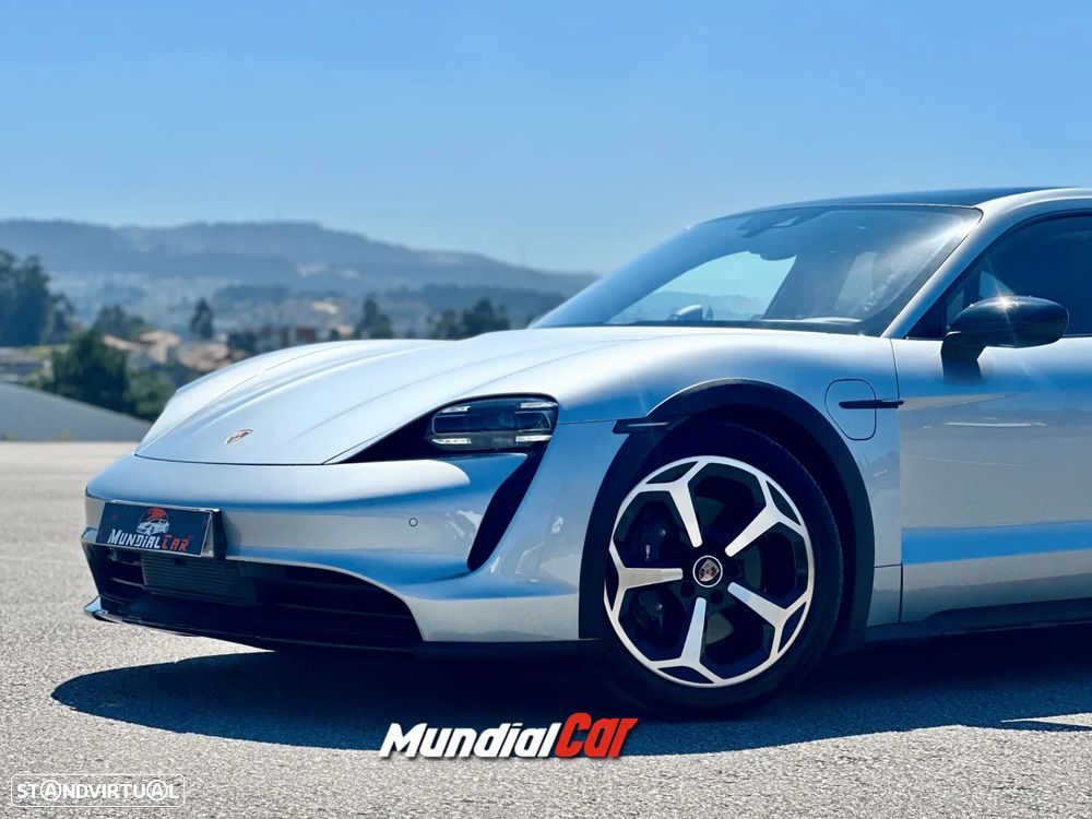 Porsche Taycan Cross Turismo 4 - 30