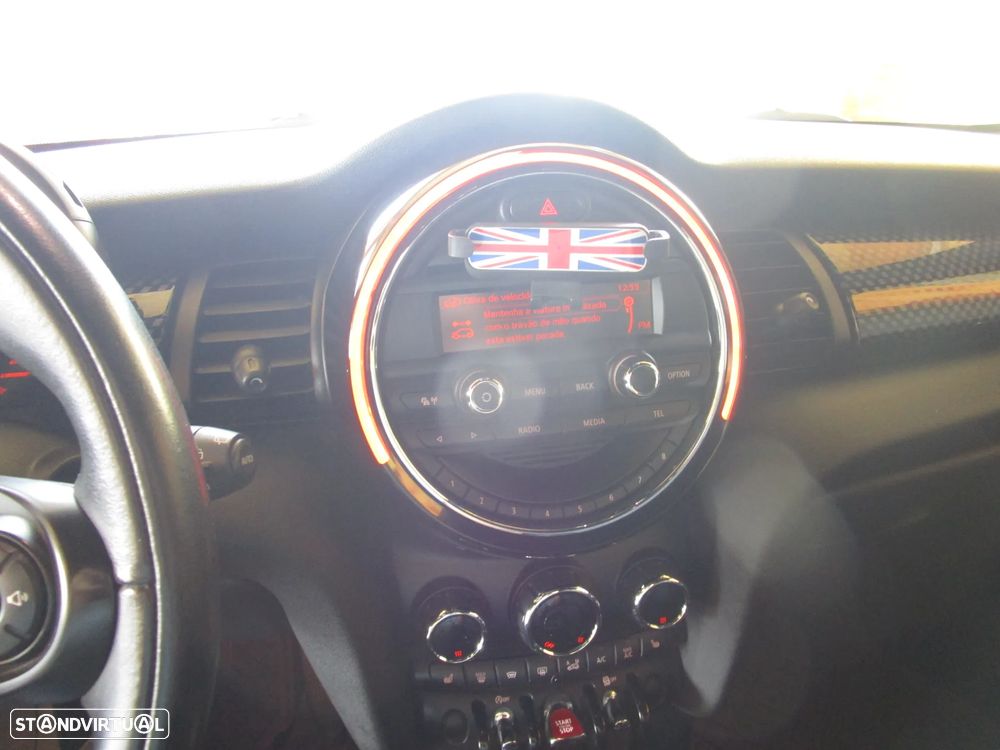 MINI 5 Portas Cooper SD Sport Aut. Seven - 13