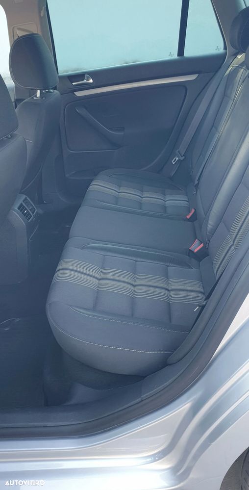Volkswagen Golf 1.6 TDI DPF MATCH - 18
