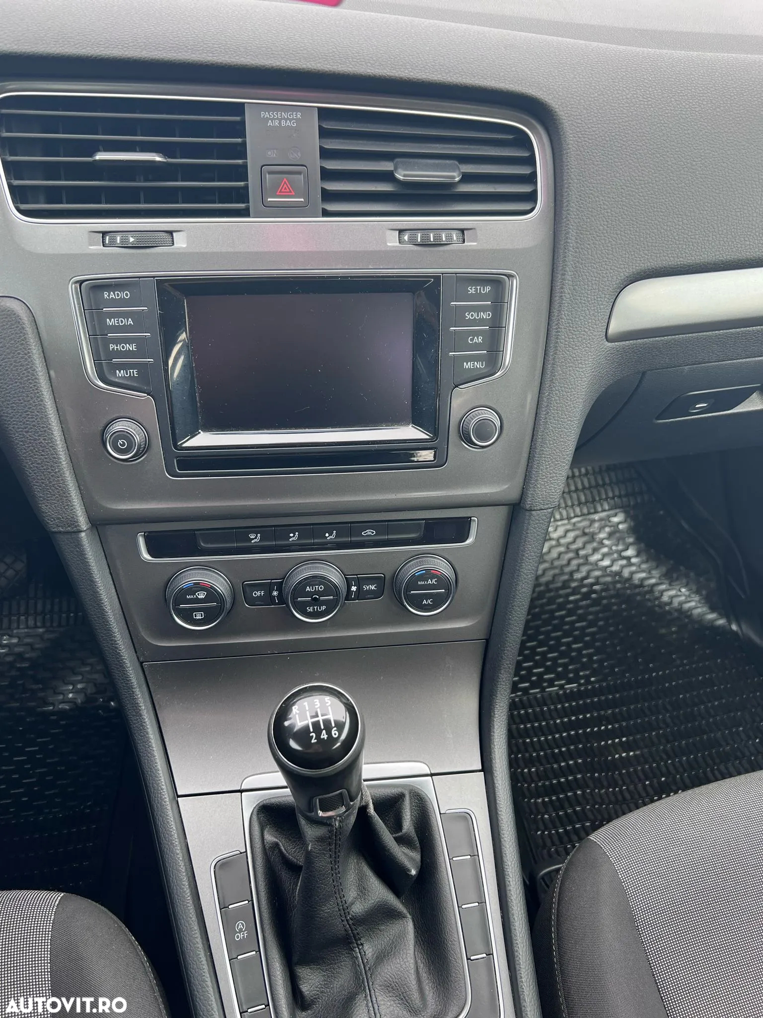 Volkswagen Golf 1.2 TSI BlueMotion Technology Comfortline - 2