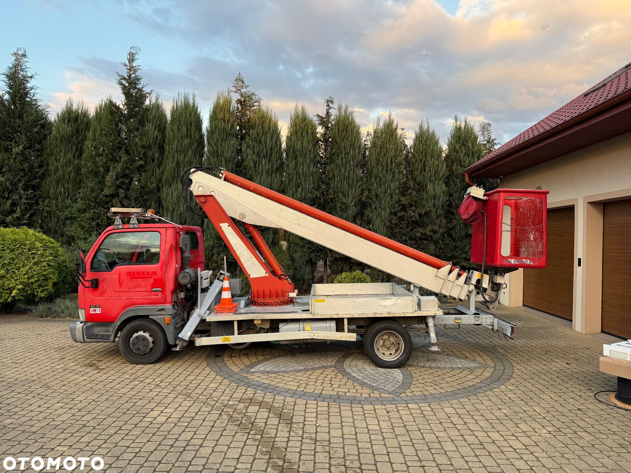Nissan Cabstar Multitel EC20 - 1