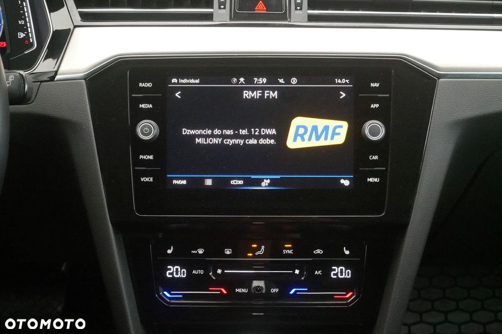 Volkswagen Passat Variant 2.0 TSI Elegance DSG - 10
