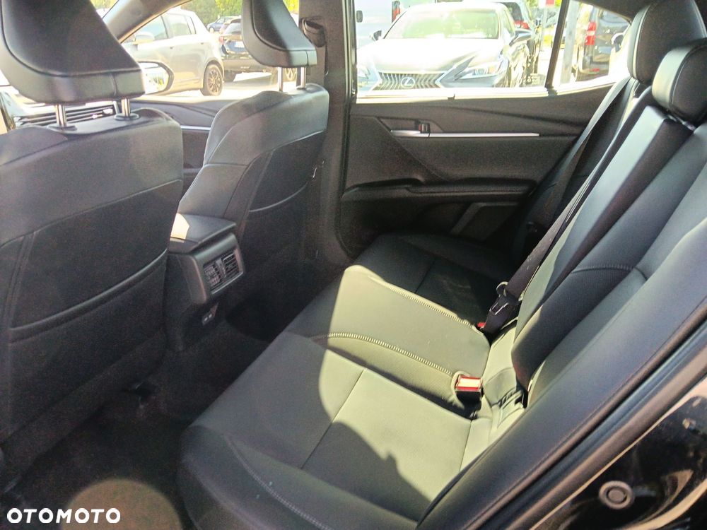 Toyota Camry - 15