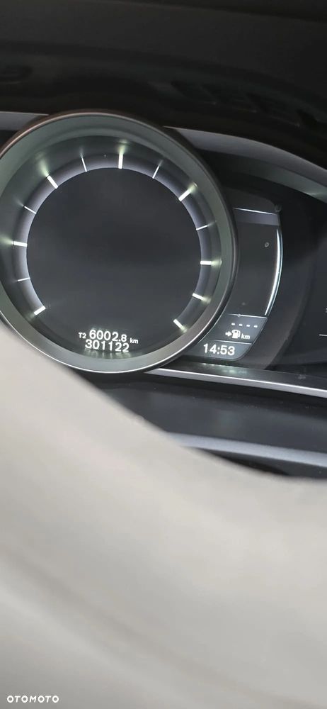 Volvo V40 D4 Drive-E Momentum - 9