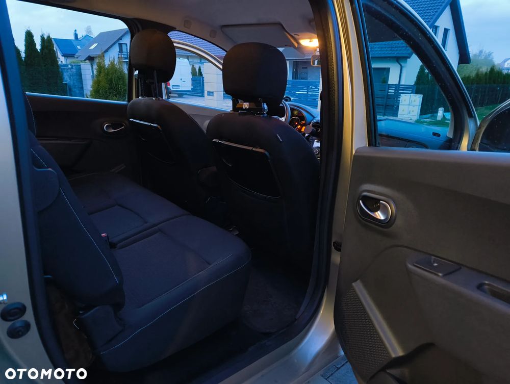 Dacia Lodgy 1.3 TCe Laureate S&S - 23