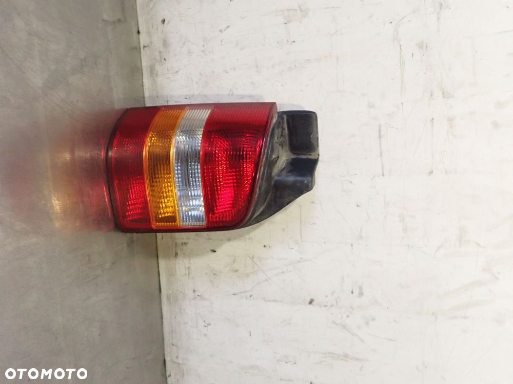 LAMPA LEWA TYLNA VOLKSWAGEN T5 - 1