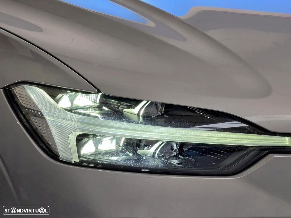 Volvo XC 60 2.0 T6 PHEV Inscription AWD - 4