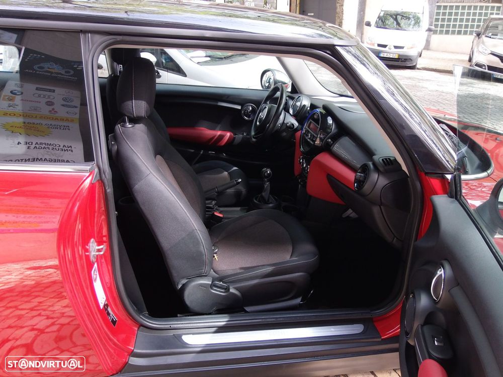 MINI 3 Portas One D - 19