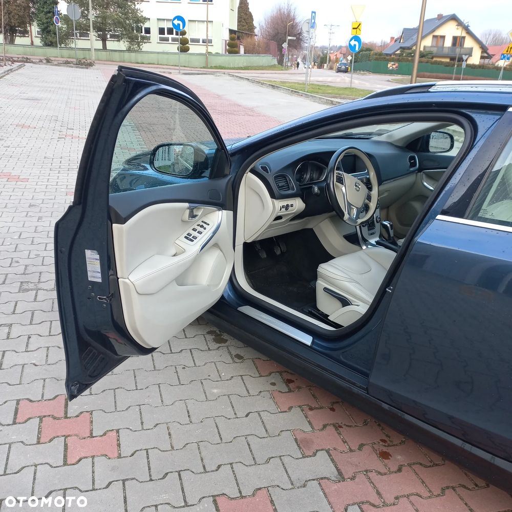 Volvo V40 Cross Country D4 Ocean Race - 6