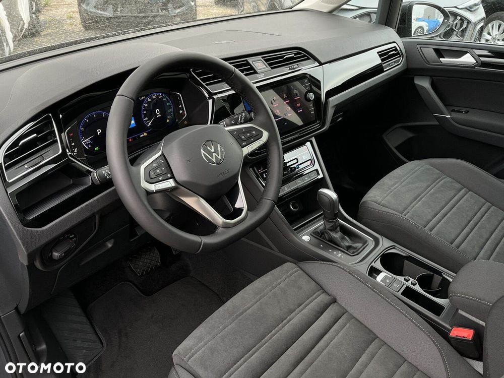 Volkswagen Touran - 15