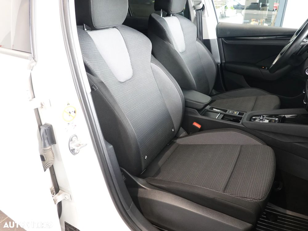 Skoda Octavia 2.0 TDI DSG Ambition - 32