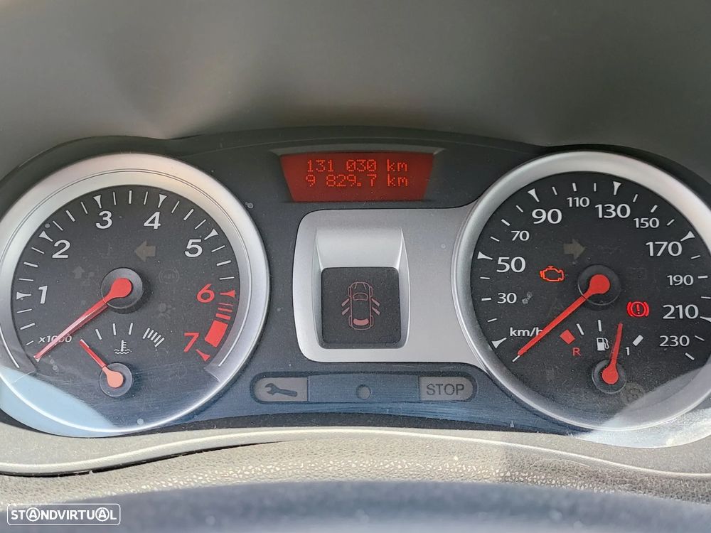 Renault Clio 1.2 16V Confort - 5