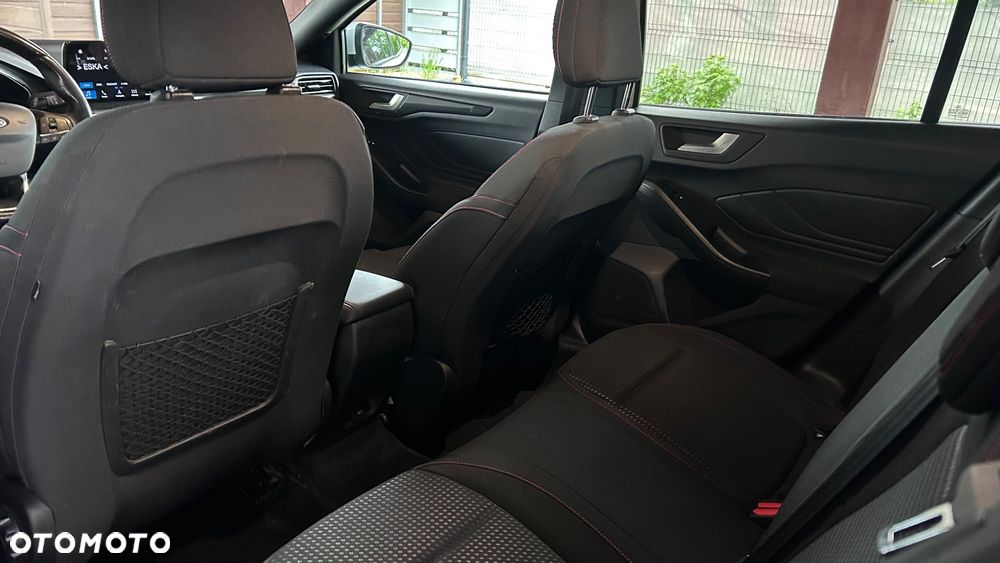 Ford Focus 1.5 EcoBoost ST-Line - 9
