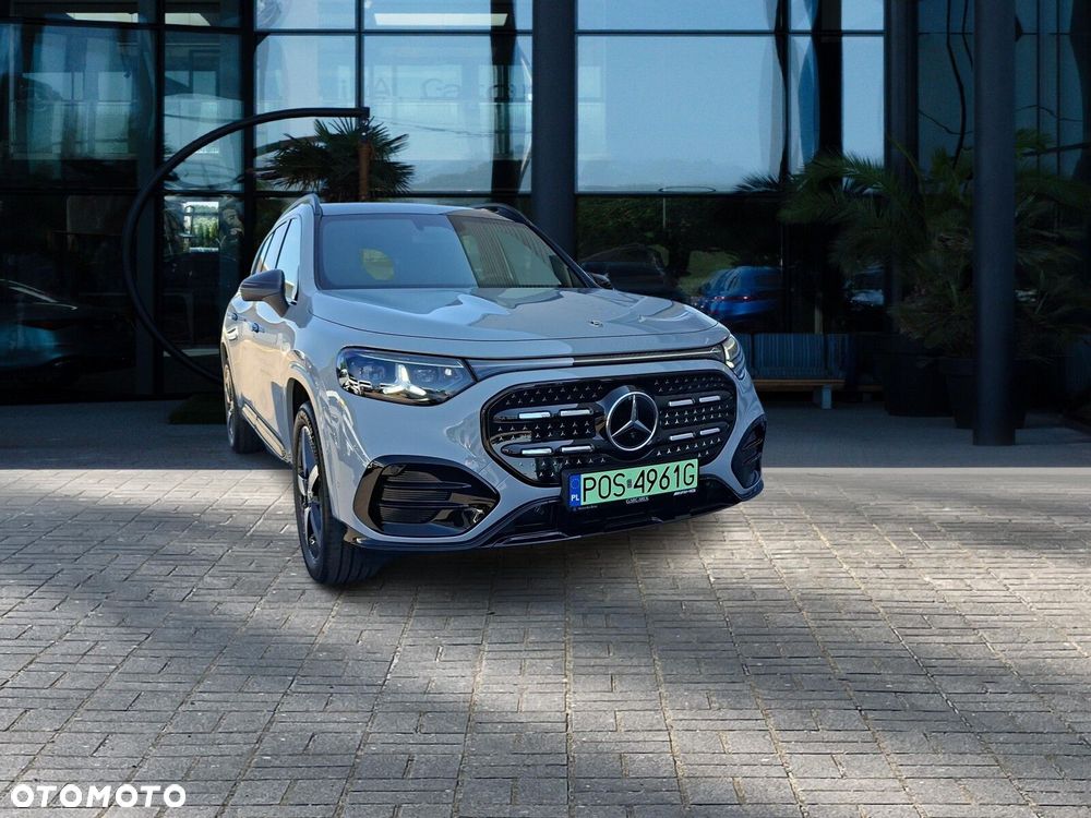 Mercedes-Benz GLB - 16