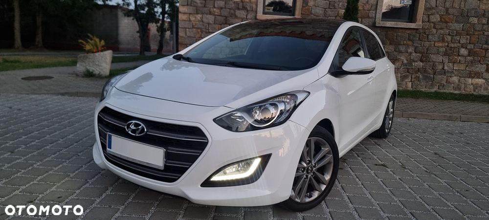 Hyundai i30 blue 1.6 GDI YES Gold - 2