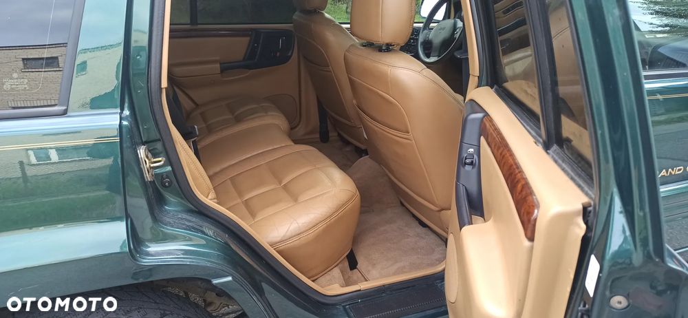 Jeep Grand Cherokee - 19