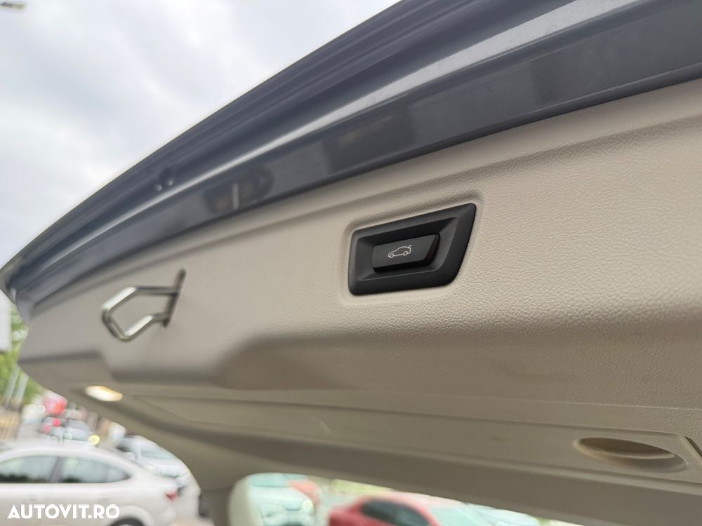 BMW Seria 3 320d Touring xDrive Aut. - 25
