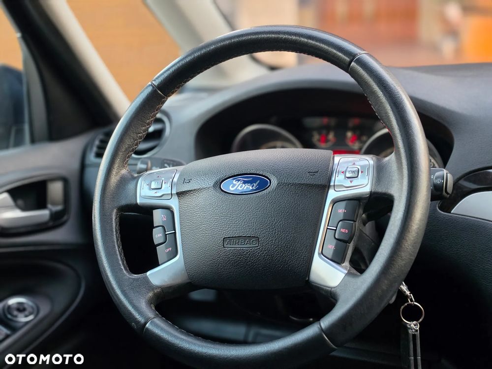 Ford Galaxy - 25