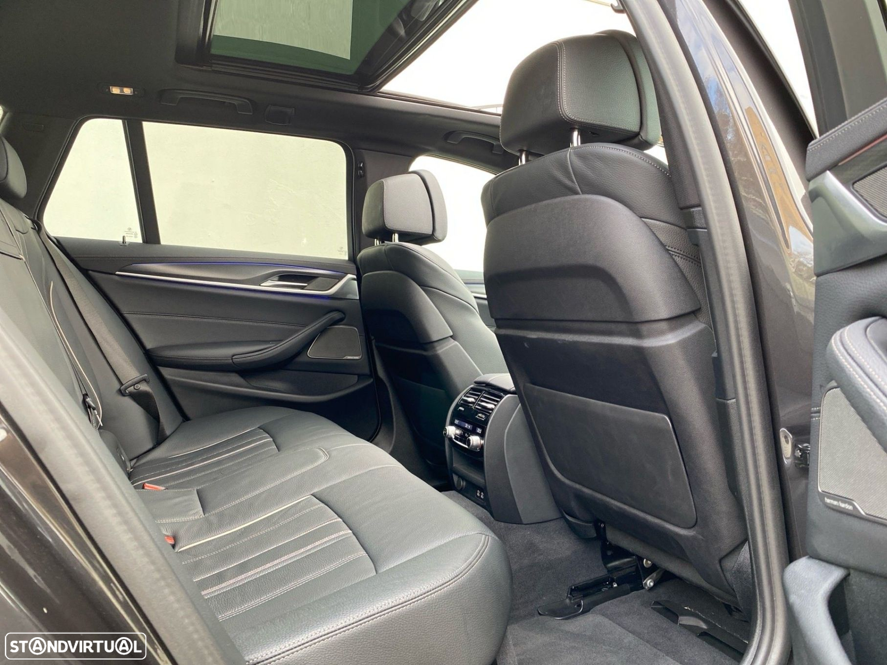 BMW 520 d Pack Desportivo M Auto - 23