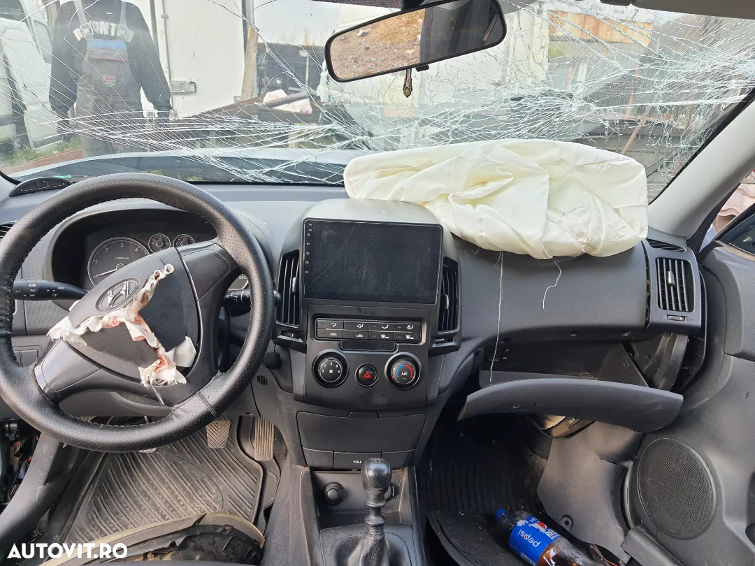 Motor + Cutie viteze  HYUNDAI I 30,an 2009,motor 1.6 CRDI,avariat - 6