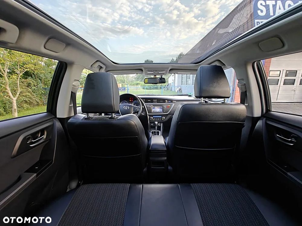 Toyota Auris 1.6 Premium Comfort MS - 12