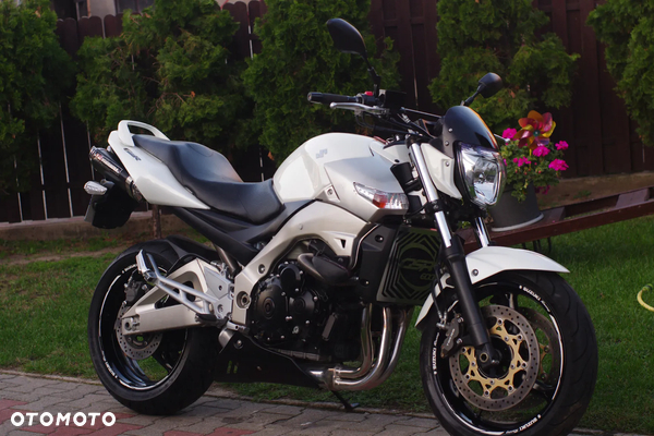 Suzuki GSR