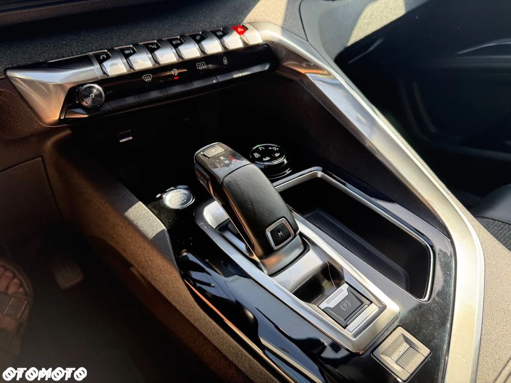 Peugeot 5008 1.2 PureTech Allure S&S EAT8 - 12