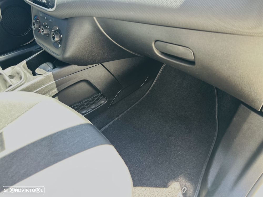 Fiat Punto 1.2 Lounge S&S - 27