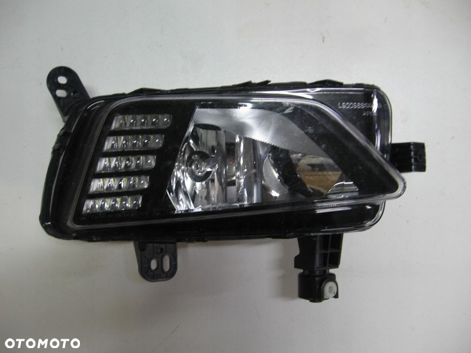 VW POLO VI HALOGEn prawy 2g0941662 - 1