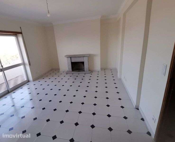 Arrenda-se Apartamento T3 – Junto á Sé Catedral – Castelo Branco - Grande imagem: 5/12
