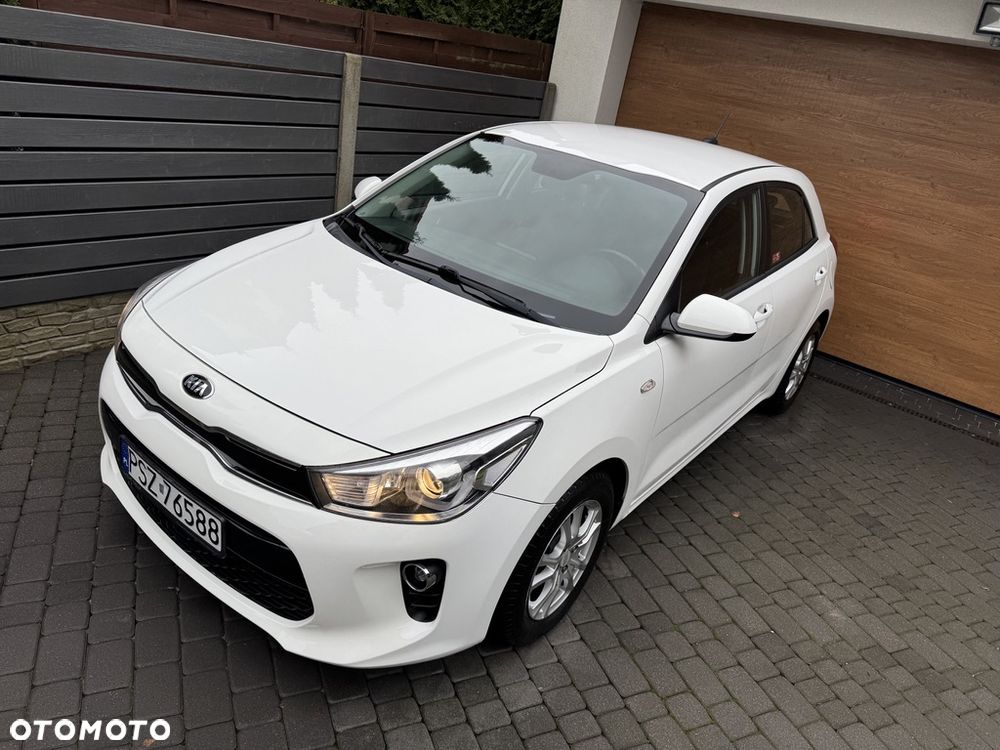 Kia Rio 1.2 L - 2