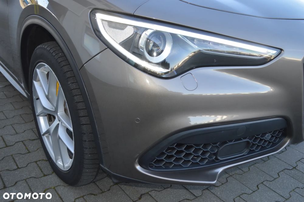 Alfa Romeo Stelvio - 31
