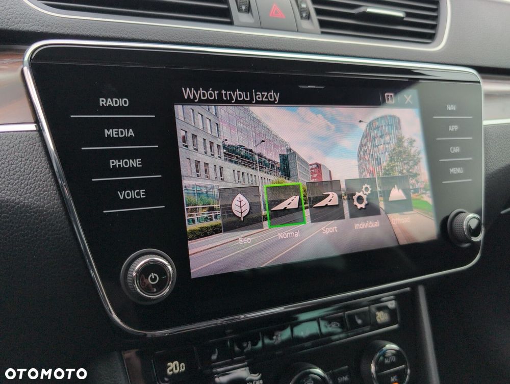Skoda Superb 2.0 TSI 4x4 Scout DSG - 38