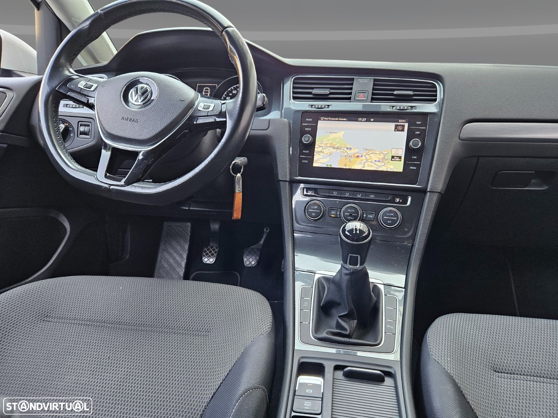 VW Golf Variant 1.6 TDi Confortline - 24