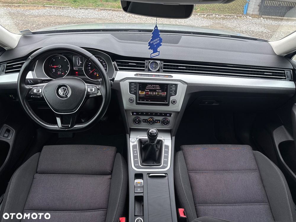 Volkswagen Passat - 14