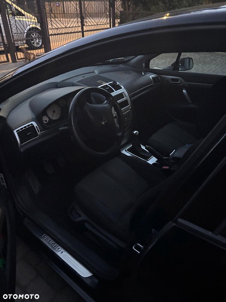 Peugeot 407 - 12