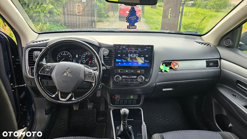 Mitsubishi Outlander - 19