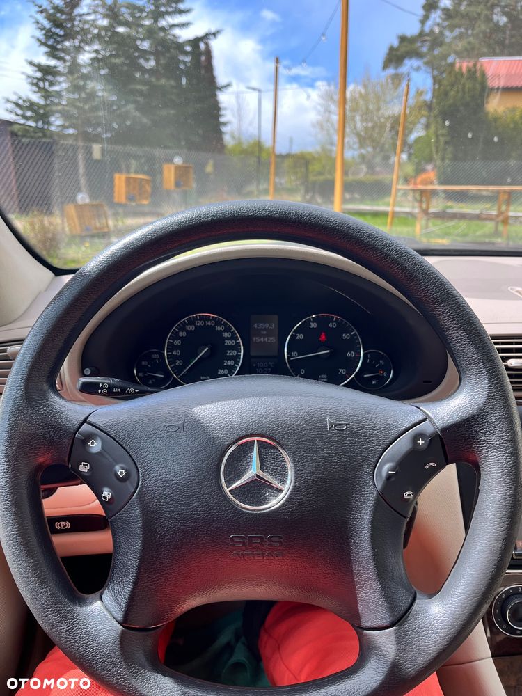 Mercedes-Benz Klasa C 180 T Kompressor Classic - 20