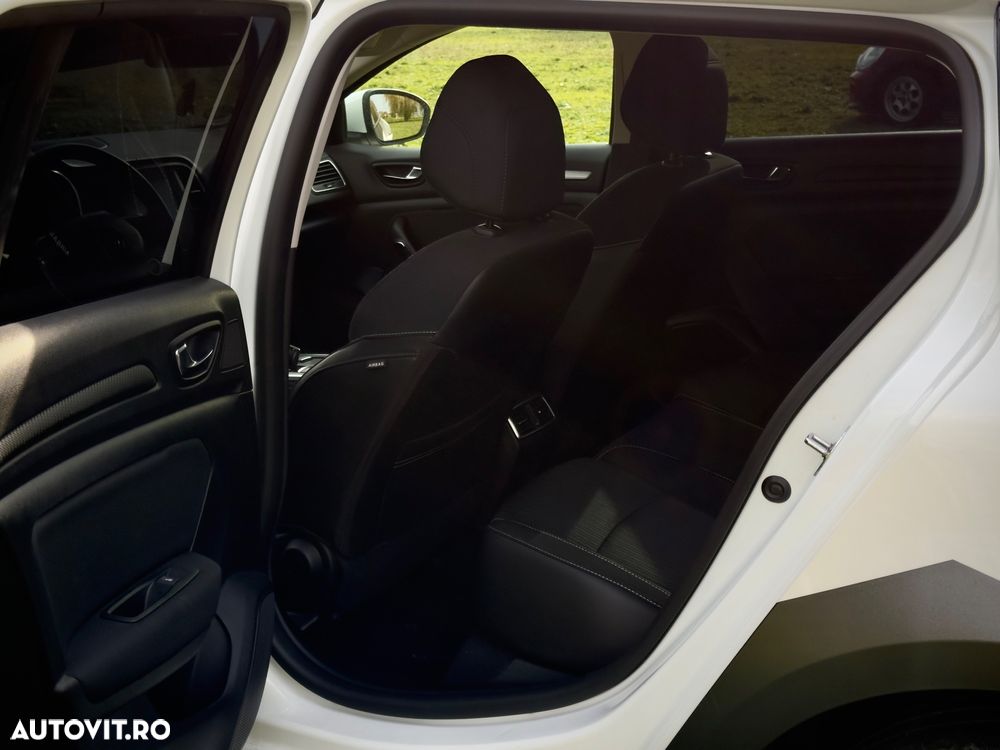 Renault Megane ENERGY TCe 130 EDC BUSINESS - 4