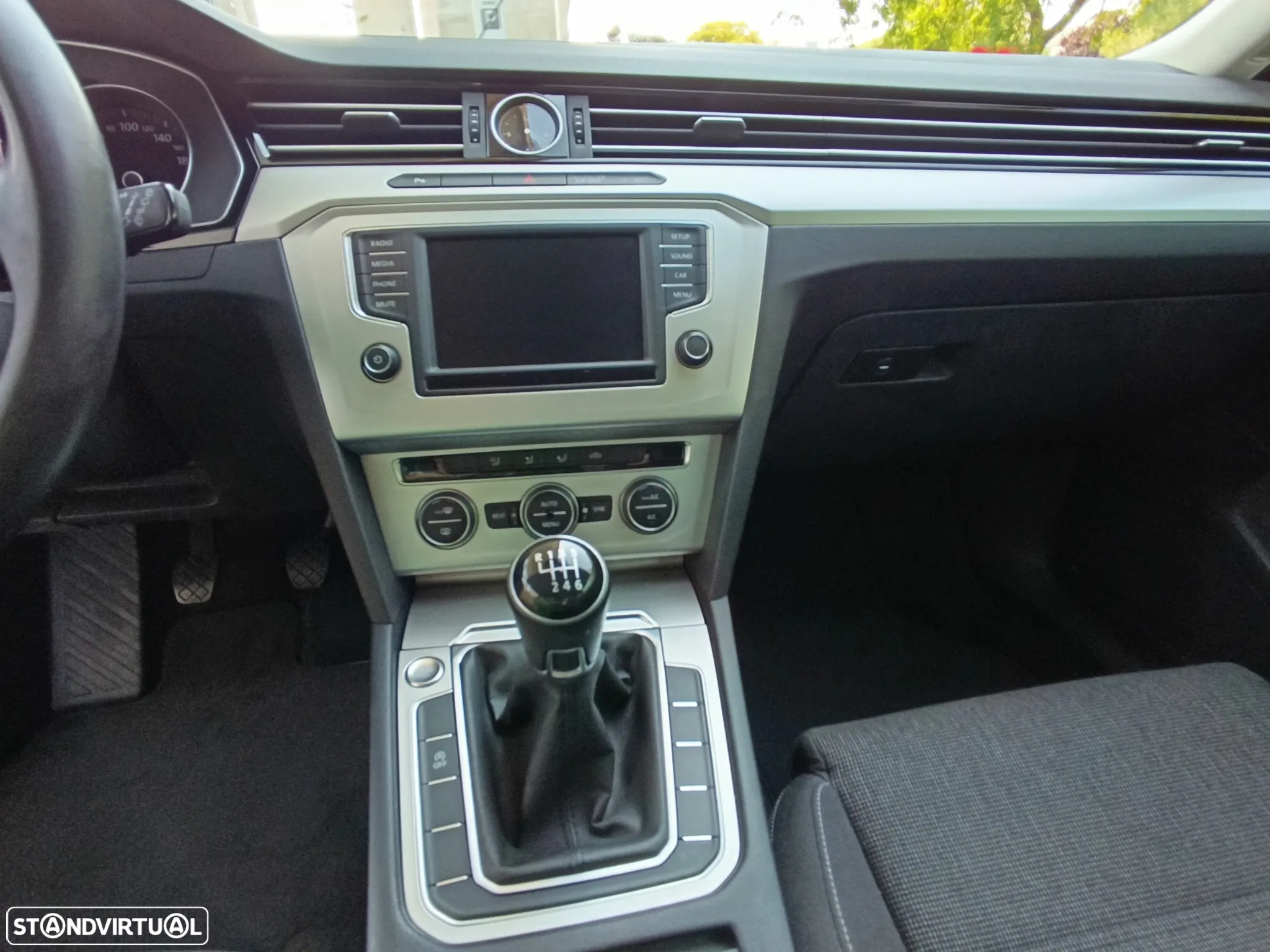 VW Passat Variant 1.6 TDI Highline - 12