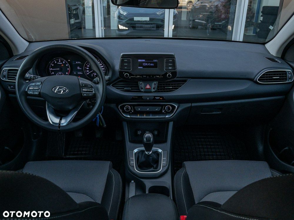 Hyundai i30 1.5 DPI Classic + - 12