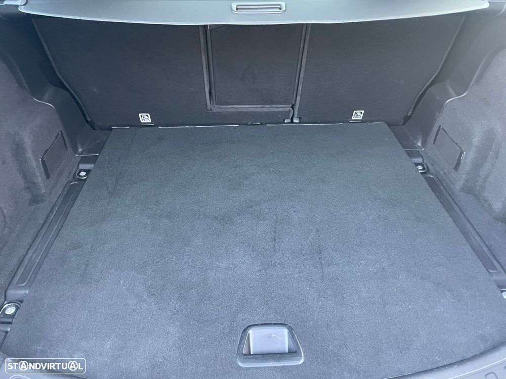 Land Rover Discovery Sport 1.5 I3 P300e AWD HSE - 38