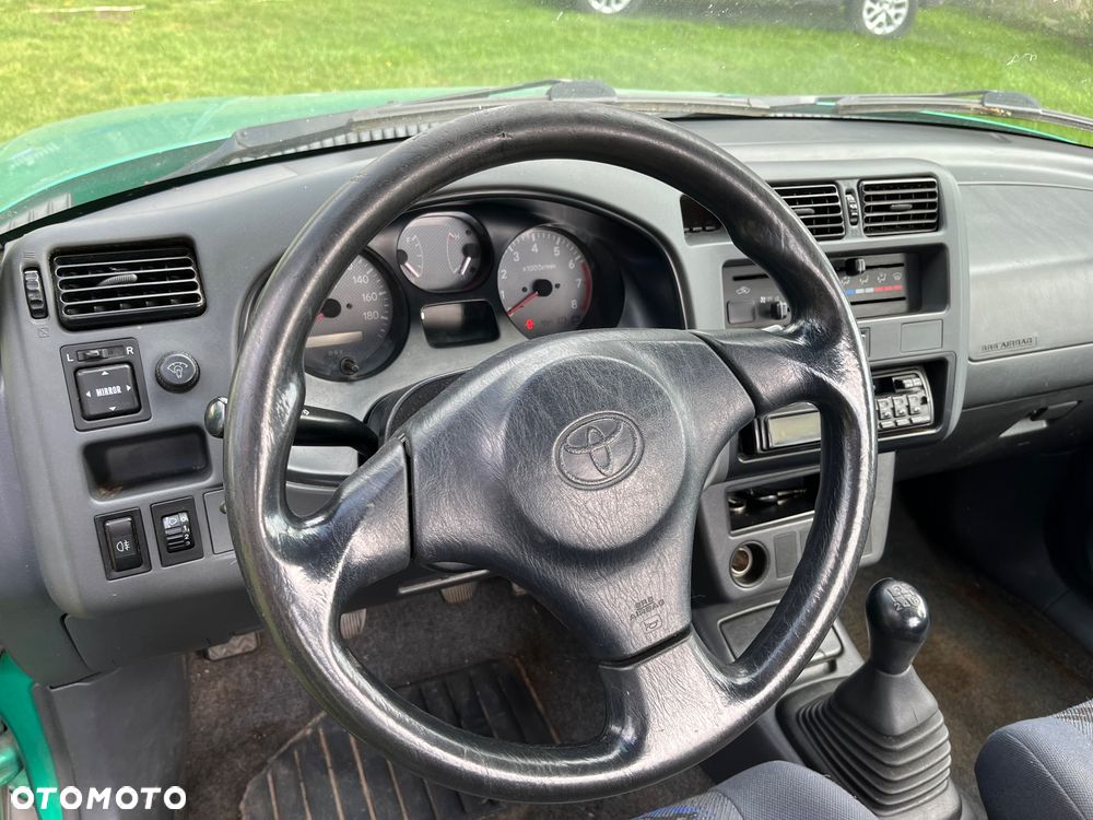 Toyota RAV4 2.0 - 5
