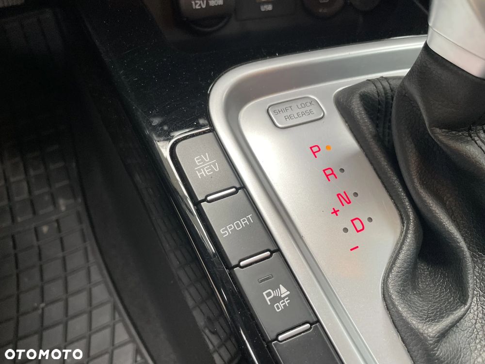 Kia Ceed 1.6 GDI PHEV L DCT - 25